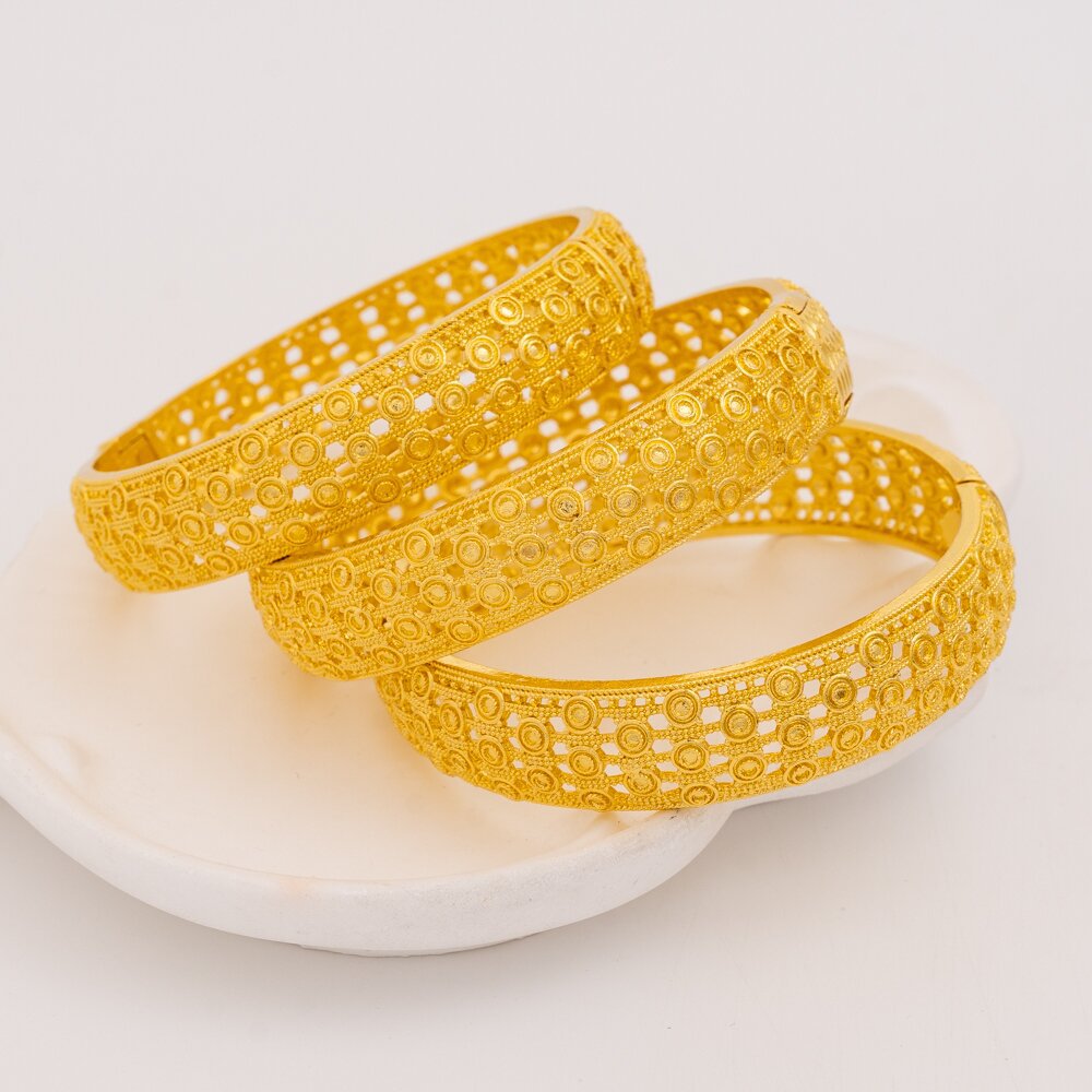 Fashionable and sweet Hollow Fashion Bracelet Jewelry Bridal Bracelet
