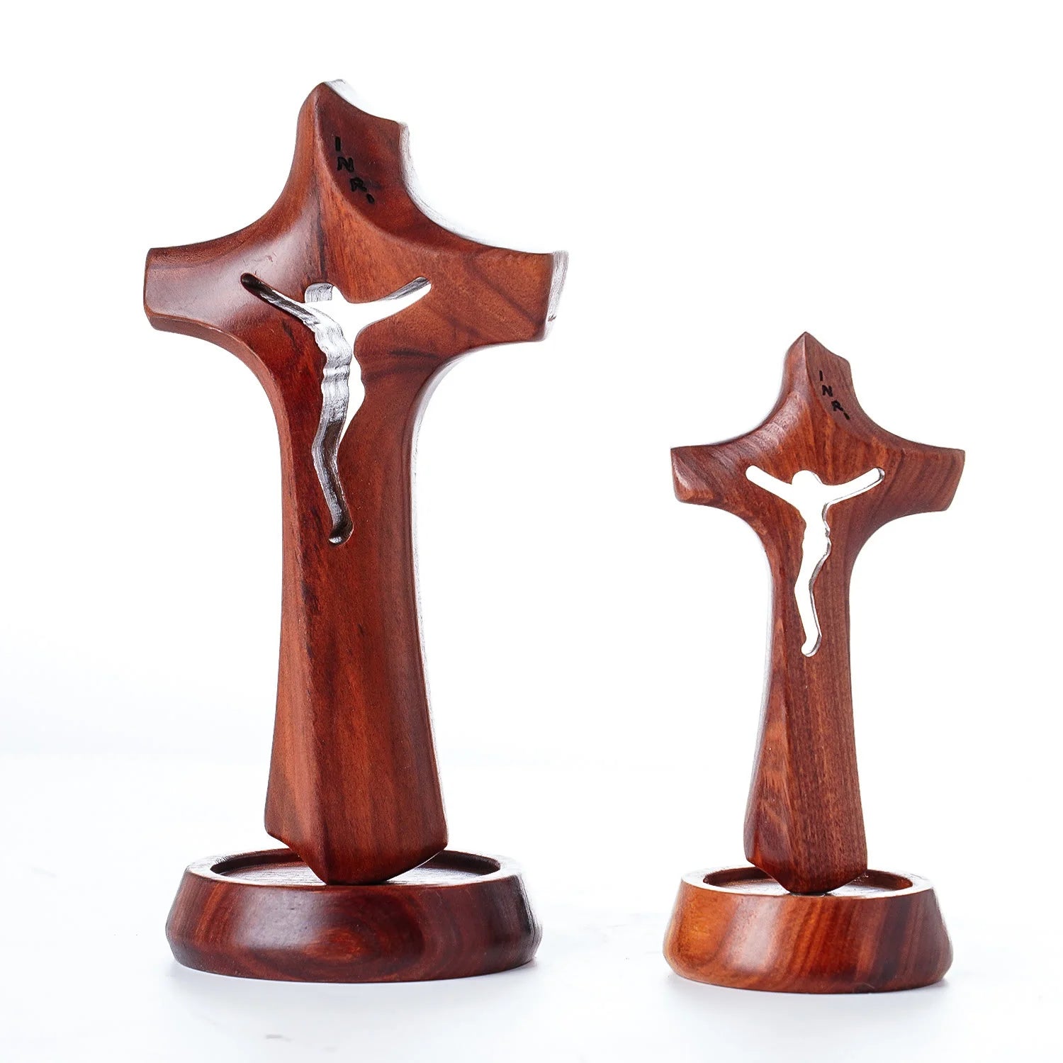Wooden Sacred Cross Desktop Ornament: Casting a Totem of Faith