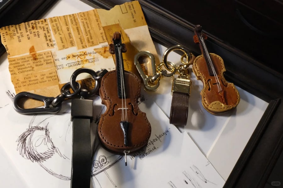 Handmade Leather Violin & Cello Keychain🎻