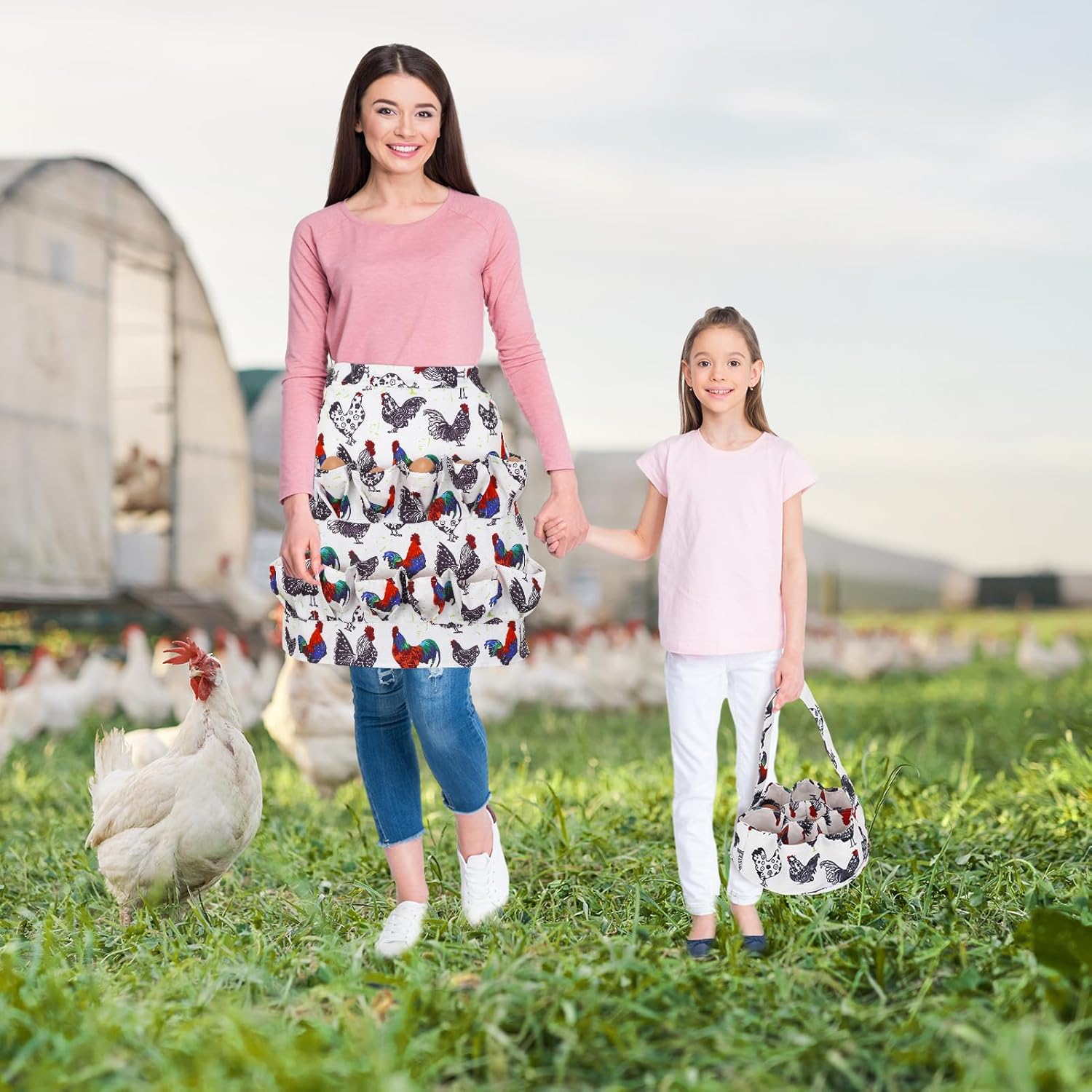 Multi-pocket egg collecting apron